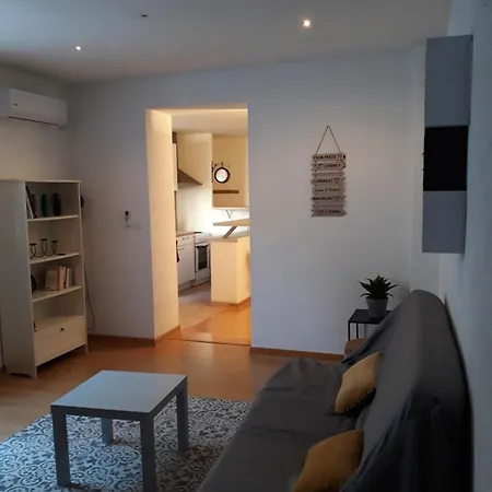 5 Minutes Des Arenes, 6 Couchages Apartment *