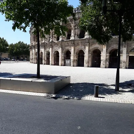 Appartement 5 Minutes Des Arenes, 6 Couchages