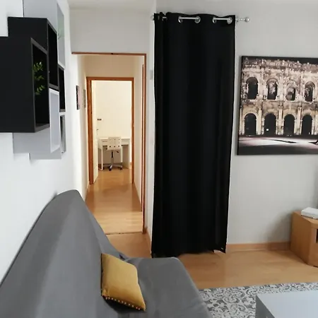 5 Minutes Des Arenes, 6 Couchages Apartment *